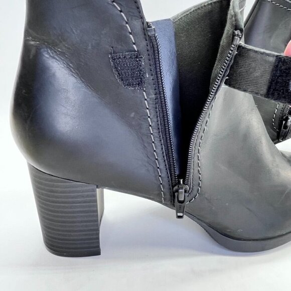 Clarks Bayla Glow Bootie Women's Size 10 in Black Heeled Ankle Boot - Picture 7 of 16
